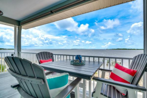 Steps to Beach Waterfront Cedar Key Home!